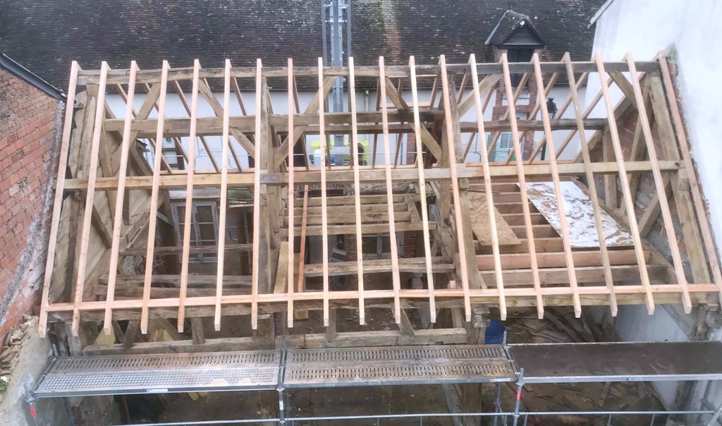 couvreur lorris, MILAN  Couverture lorris, toiture, aluminium, couverture en acier, couverture en aluminium, couverture bardage, couverture en cuivre, couverture métallique, couverture en plomb, couverture tuile, couverture en zinc, chéneau, châssis de toit, zinguerie